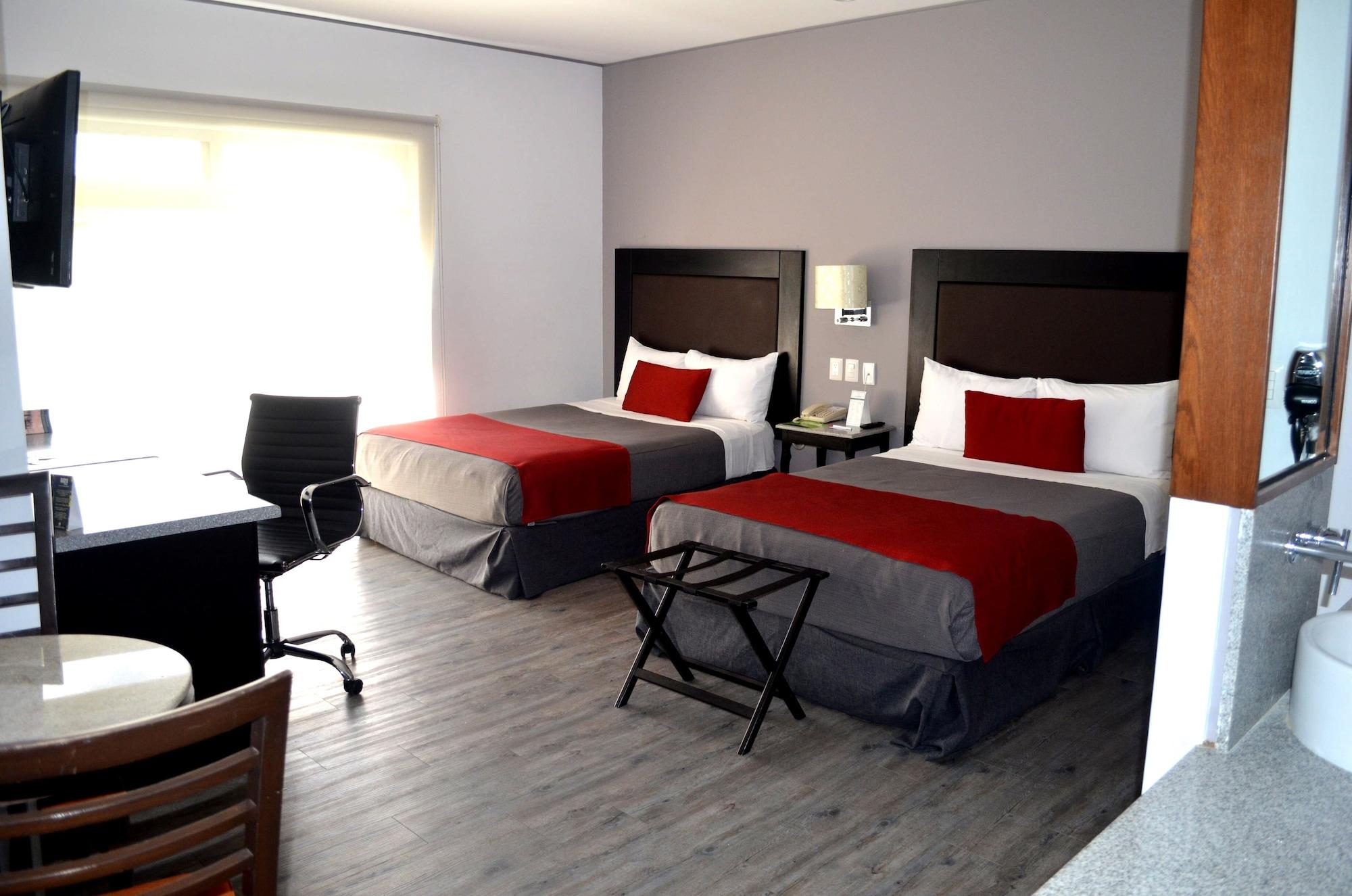 Plaza Camelinas Hotel Querétaro Екстериор снимка