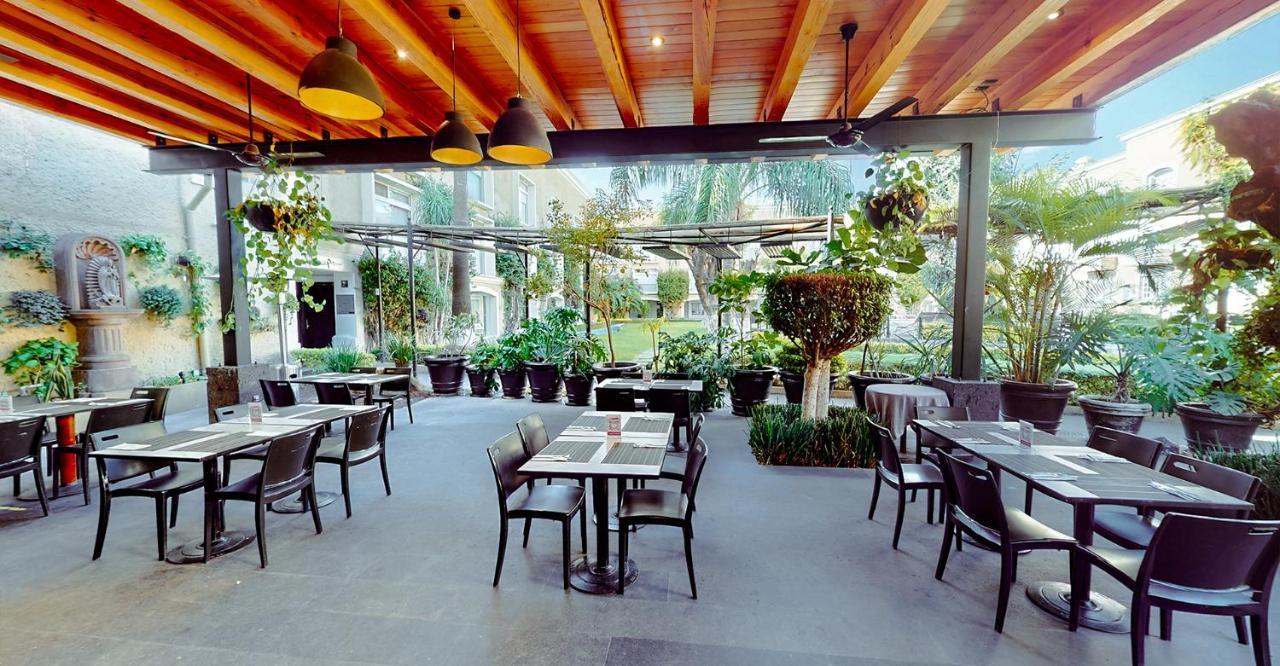 Plaza Camelinas Hotel Querétaro Екстериор снимка