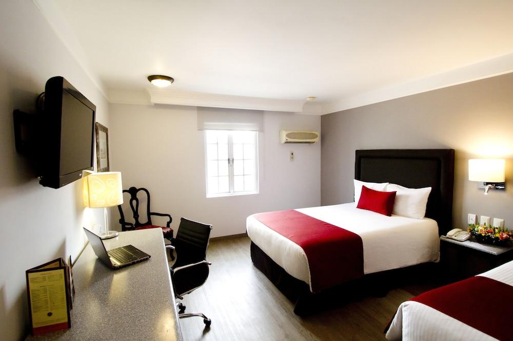 Plaza Camelinas Hotel Querétaro Екстериор снимка