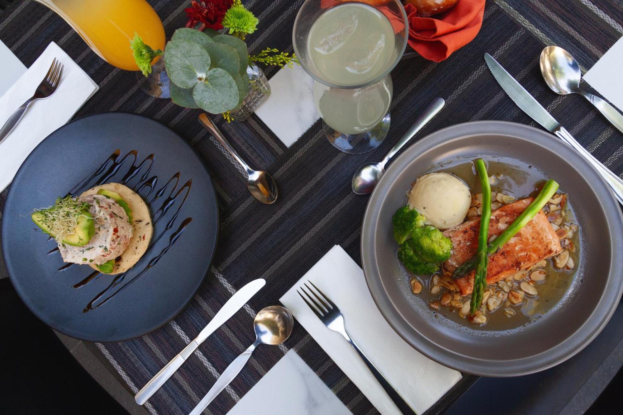 Plaza Camelinas Hotel Querétaro Екстериор снимка