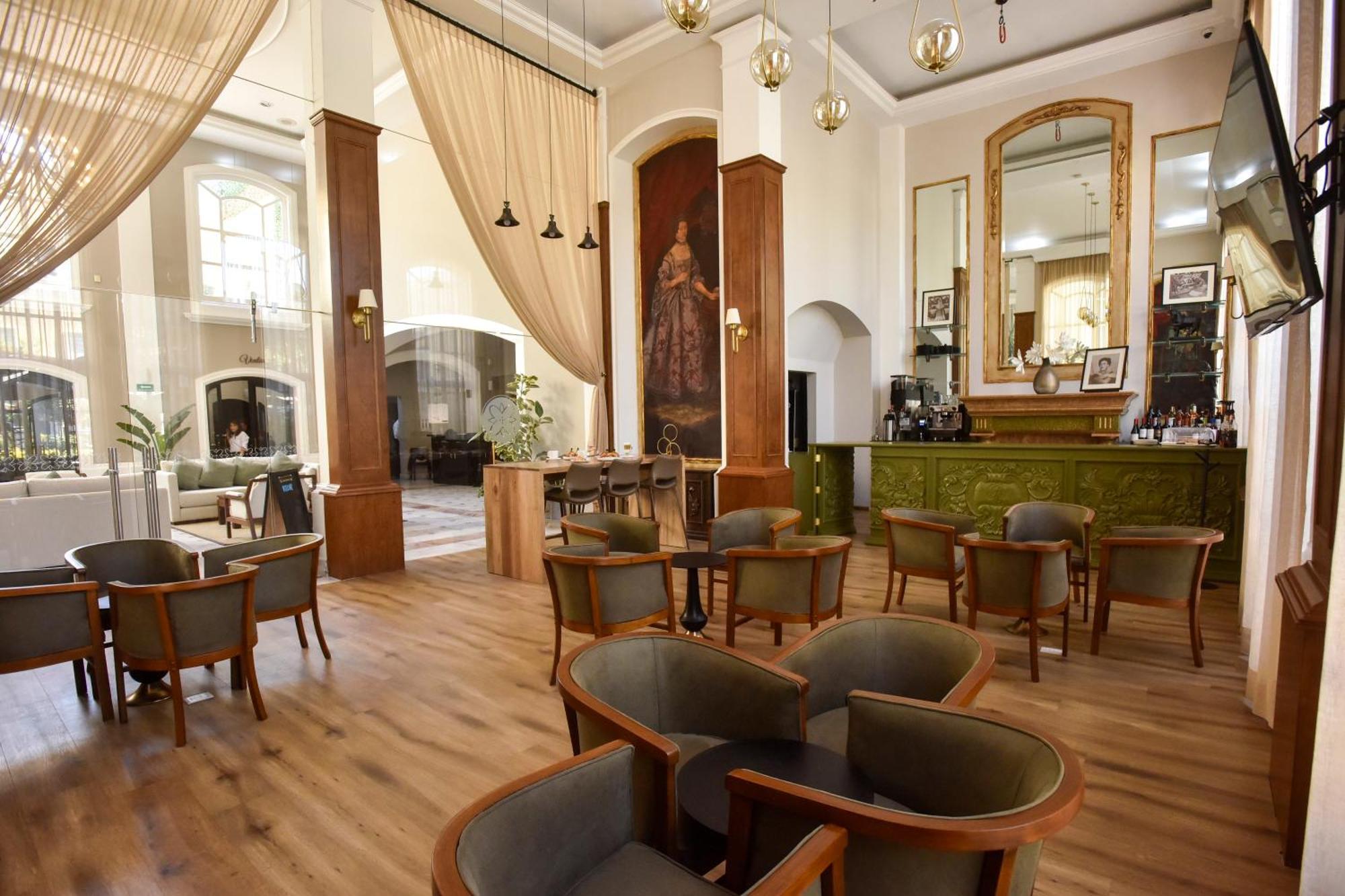 Plaza Camelinas Hotel Querétaro Екстериор снимка