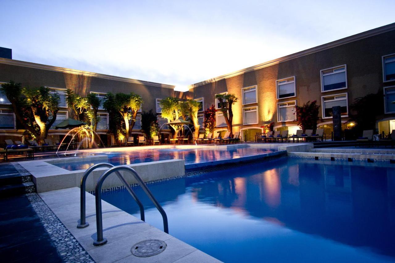 Plaza Camelinas Hotel Querétaro Екстериор снимка